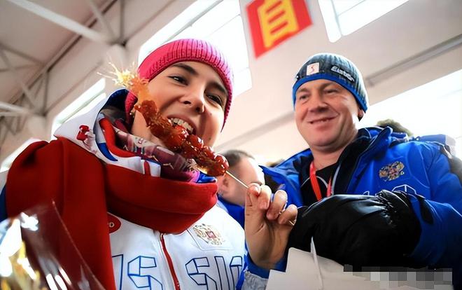 中国美食后回国面对白人饭简直生不如死米乐m6登录入口首批免签来华老外尝过(图9)